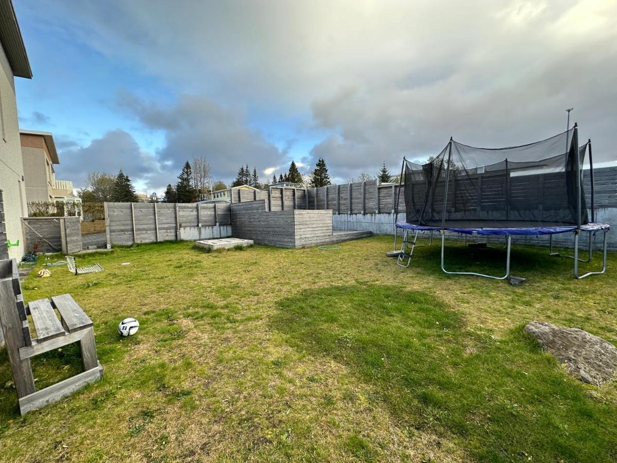 Spacious And Family Friendly Apartment In Kopavogur Reykjavík Exterior foto